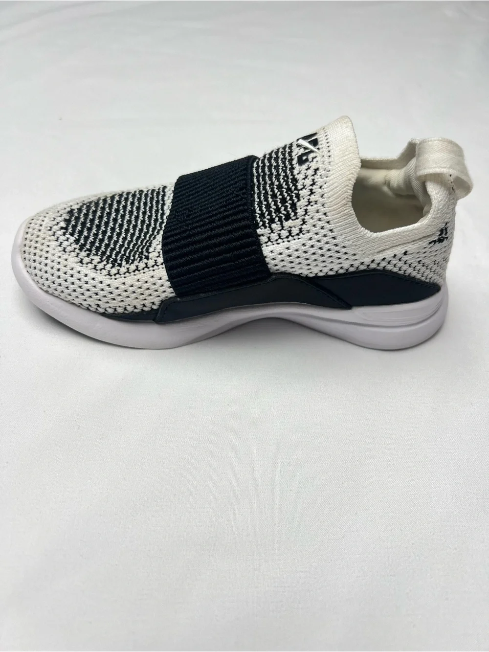 APL TechLoom Bliss Ivory Black Kids Sneakers Size 10